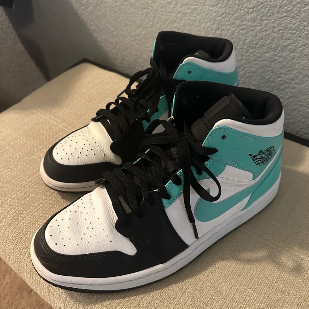Air Jordan 1 Mid Tropical Twist Men’s
